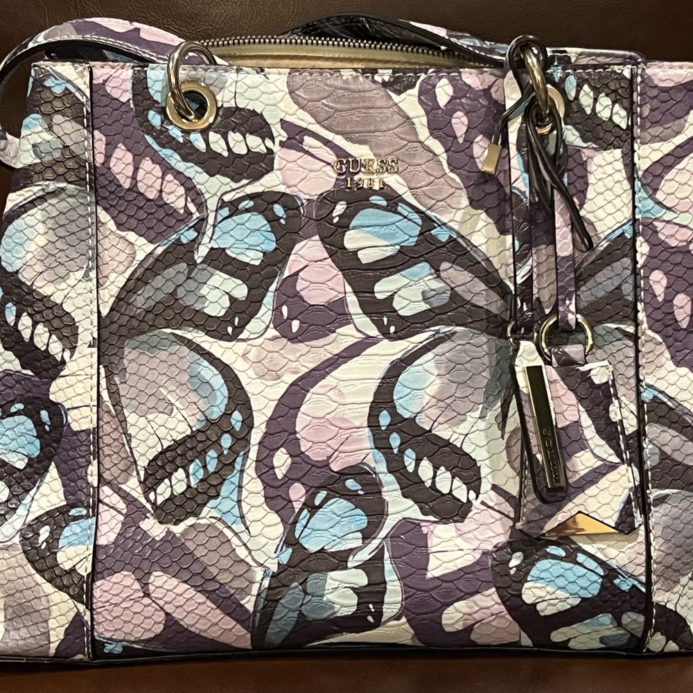 Guess shoulder bag. Butterfly design